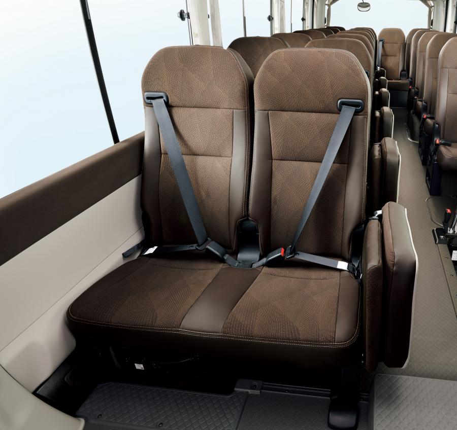 Интерьер Toyota Coaster EX 2016 года  (JP) (фото 5 из 9)